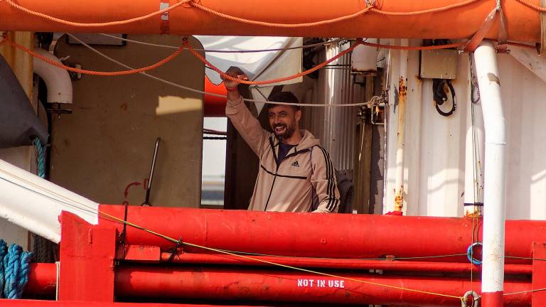 Ravenna, terminate le operazioni di sbarco dell’Ocean Viking. Nessun caso critico sanitario