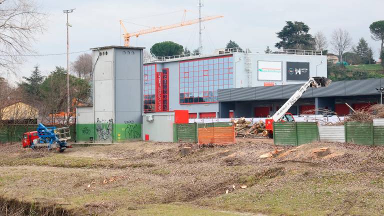 I lavori di rifacimento del muro dell’autodromo (foto Mmph)