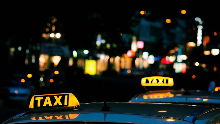 “Il tassista mi ha molestata”, ma era una scusa per non pagare il taxi: denunciata 38enne di Cattolica