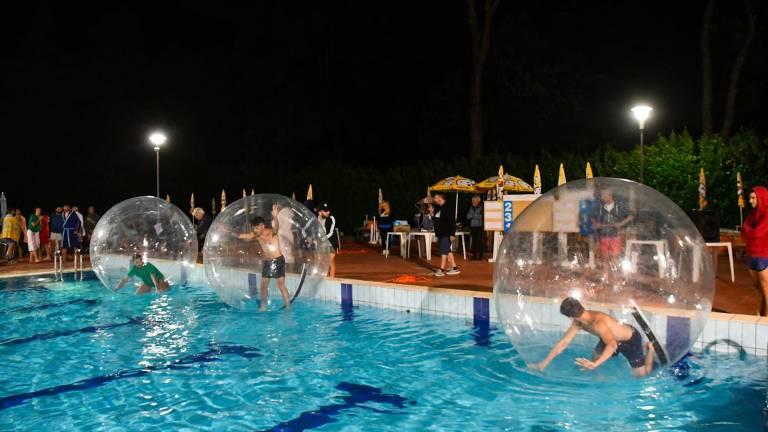 Brisighella contro Marradi, gare in piscina e tanta goliardia