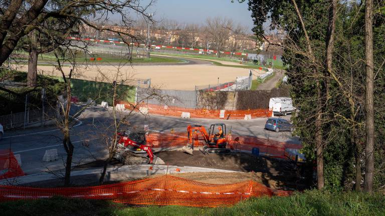 Imola, al via i lavori per la rotatoria tra le vie Rivazza, Dei Colli e Bergullo