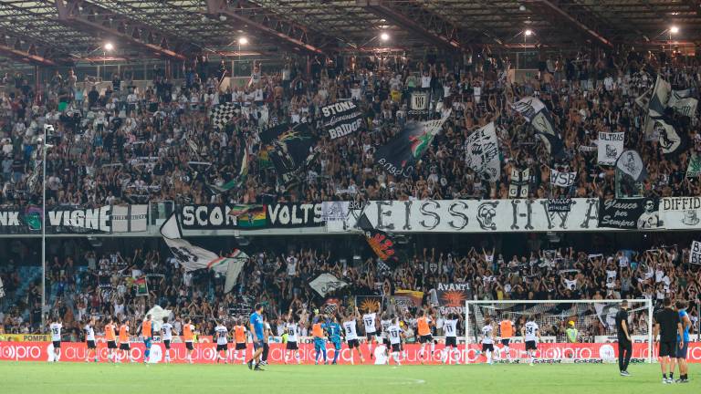 Calcio, 13 daspo ai tifosi di Parma e Cesena per disordini alla stazione di Bologna