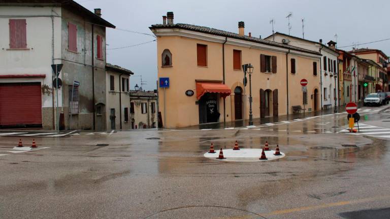 La nuova rotondina e via Nazario Sauro sullo sfondo sulla sinistra