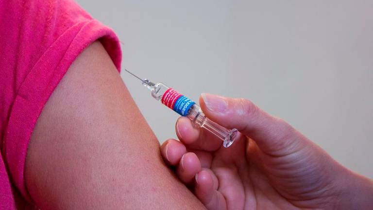 Vaccini falsi a Ravenna, confermato il licenziamento del medico