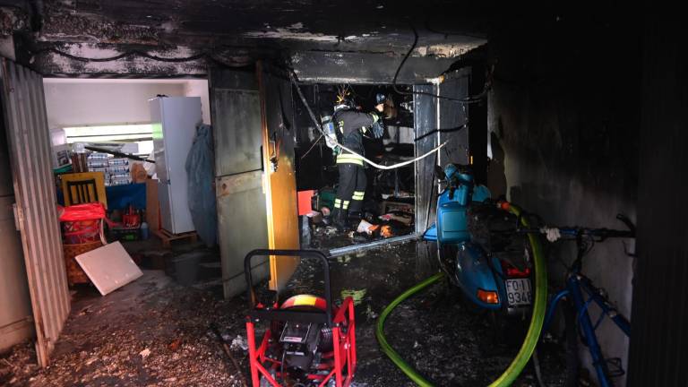 Forlì. Incendio nelle cantine, evacuata una palazzina. Un uomo intossicato FOTO