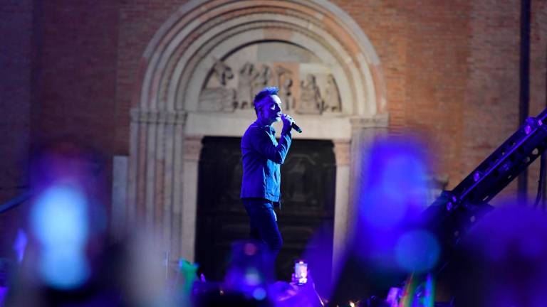 In migliaia in piazza a Forlì per il concerto di Radio Bruno con Elettra Lamborghini, Coma_Cose e Renga e Nek - Gallery