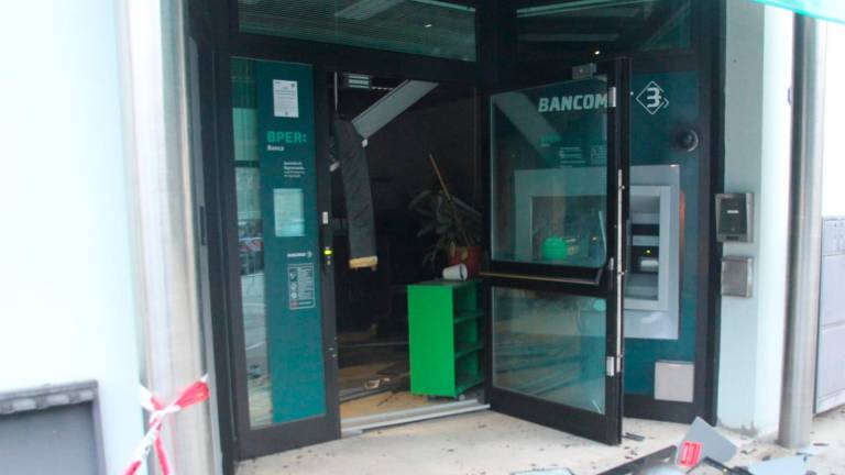 Bagnacavallo, assalto nella notte con esplosione al bancomat - Gallery