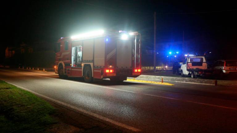 Incendio ad Alfonsine, brucia il tetto di una casa