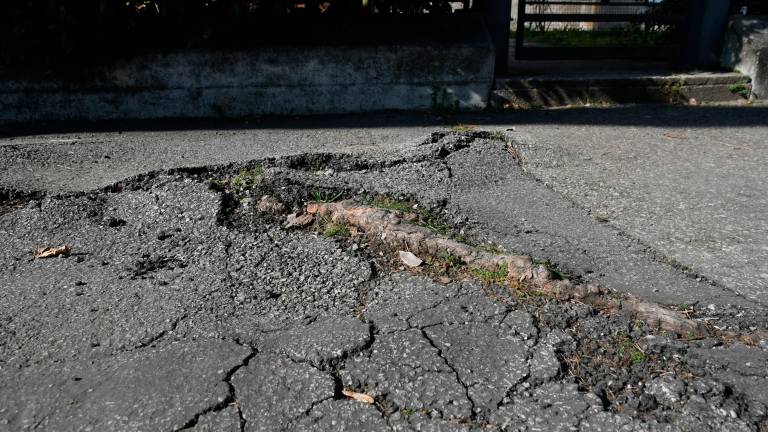 Forlì, marciapiedi e strade danneggiate dall’alluvione: al via il piano di recupero