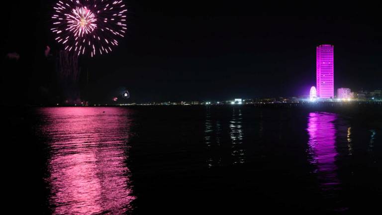 Notte Rosa, le immagini della festa da Rimini a Cesenatico FOTOGALLERY