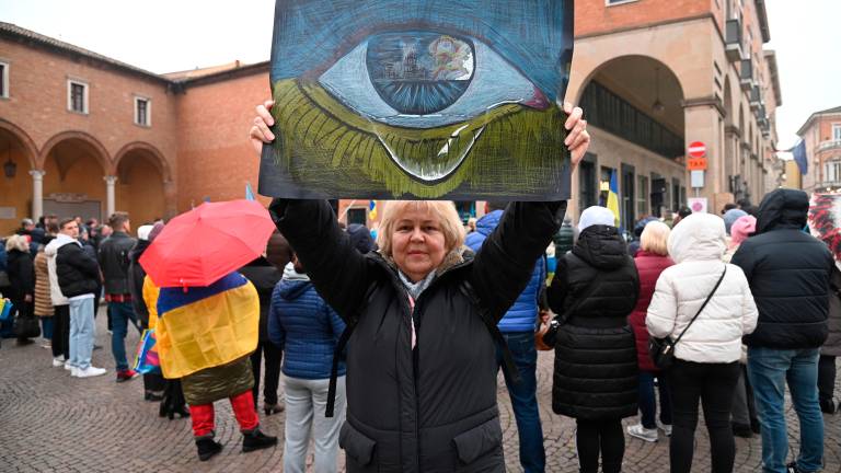 Forlì, ucraini in piazza Saffi per l’anniversario della guerra FOTOGALLERY