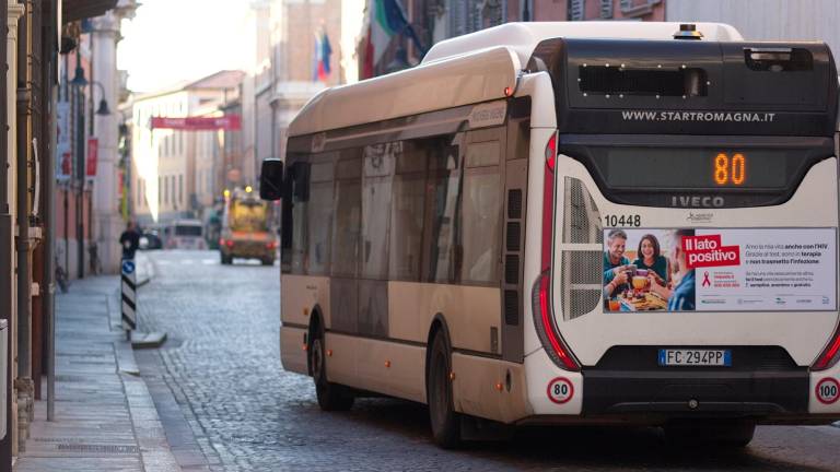 Bus bocciati dai dipendenti del Comune di Ravenna. Meglio auto e bici