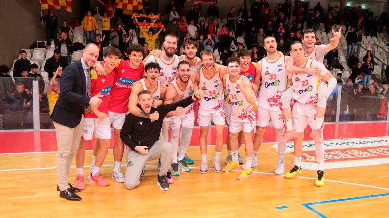 L’OraSì festeggia la vittoria contro Ruvo (Fiorentini)