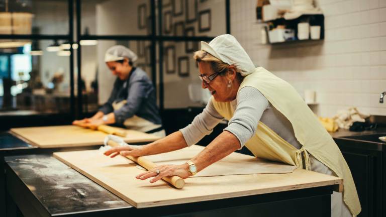 Torna il master in cappelletti e passatelli: riparte il corso “Con le mani in pasta” a Cesena