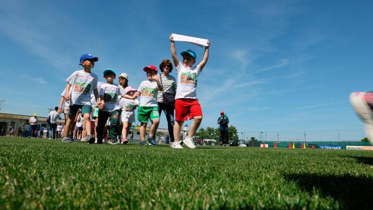 Educazione allo sport, centinaia di bambini a Martorano per il saggio finale di Panathlongiochiamo VIDEO GALLERY