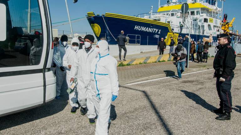 Lo sbarco di domenica scorsa (foto Massimo Fiorentini)