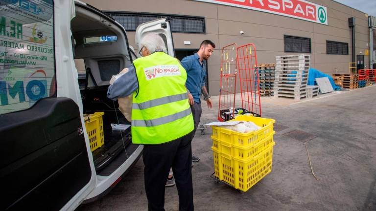 Imola, “Un s’ bota veja gnét” 41.450 kg di cibo recuperato e questa sera showcooking e assaggi a spreco zero al Baccanale c’è anche Gino Fabbri