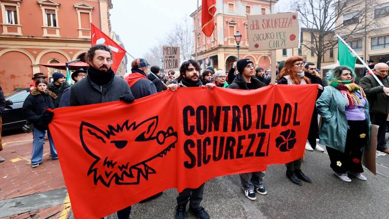 Imola, almeno 500 persone alla manifestazione contro il Ddl sicurezza del governo VIDEOGALLERY