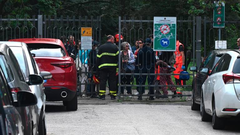 Forlì. Incendio nelle cantine, evacuata una palazzina. Un uomo intossicato FOTO