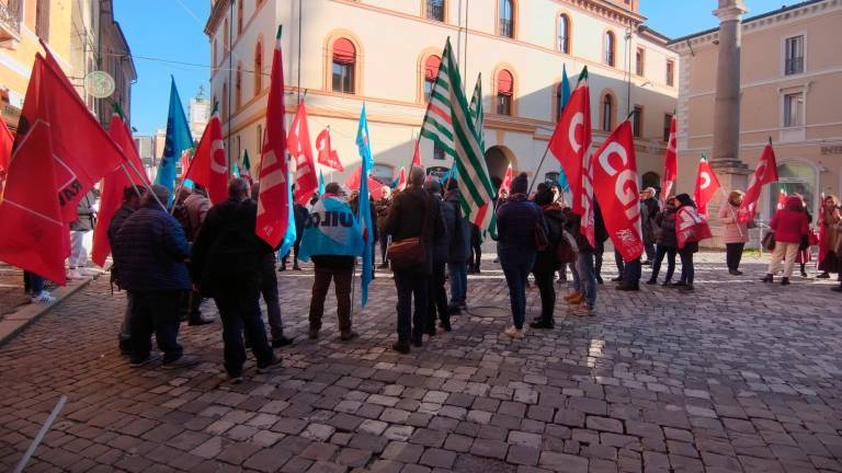 Una manifestazione dei mesi scorsi per la ex Farmografica (Fiorentini)