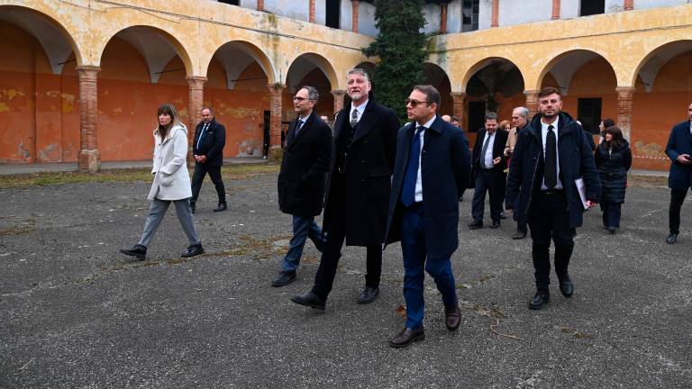 Forlì, il ministro Giuli in visita all’ex monastero della ripa e al teatro “Fabbri” FOTOGALLERY E VIDEO