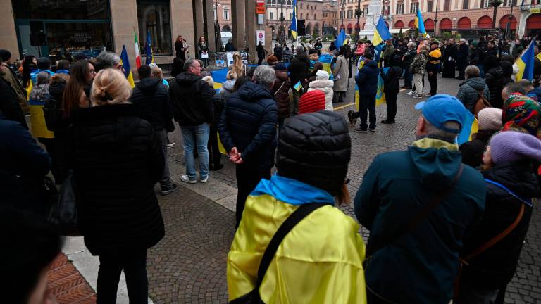 Forlì, ucraini in piazza Saffi per l’anniversario della guerra FOTOGALLERY