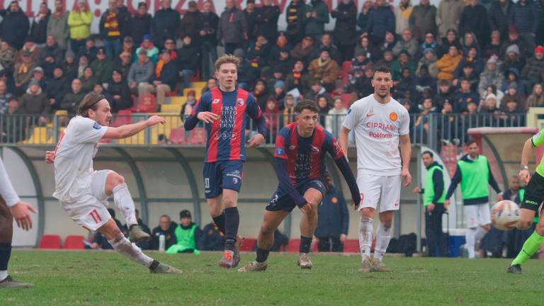 Paolo Rrapaj completa il poker di reti del Ravenna con un sinistro da centro area al 65’ (foto Fiorentini)