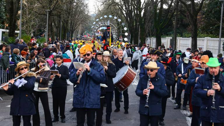 Carnevale a Imola, la sfilata dei fantaveicoli. VIDEO E GALLERY