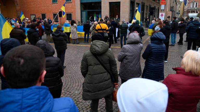 Forlì, ucraini in piazza Saffi per l’anniversario della guerra FOTOGALLERY