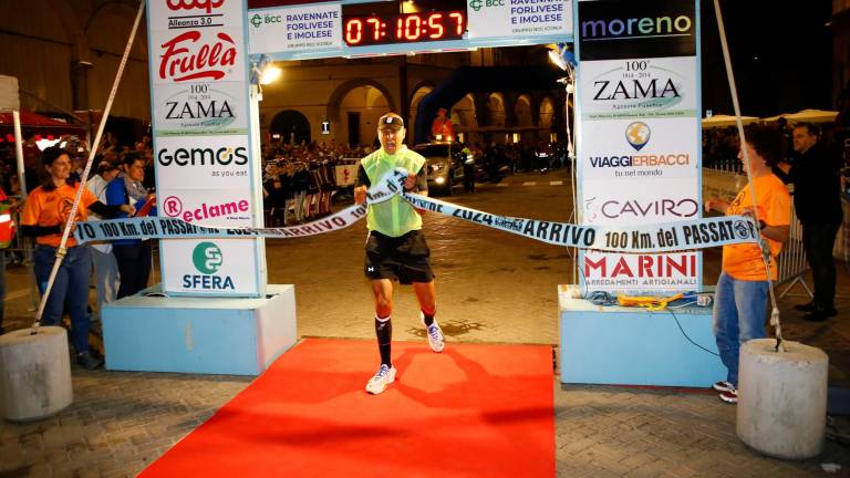 Federico Furiani vince la 100 chilometri del Passatore (foto MMph)