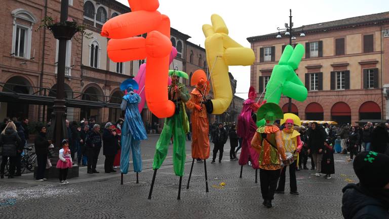 Forlì. Piazza Saffi gremita per il “Carnevale dei sogni” FOTOGALLERY