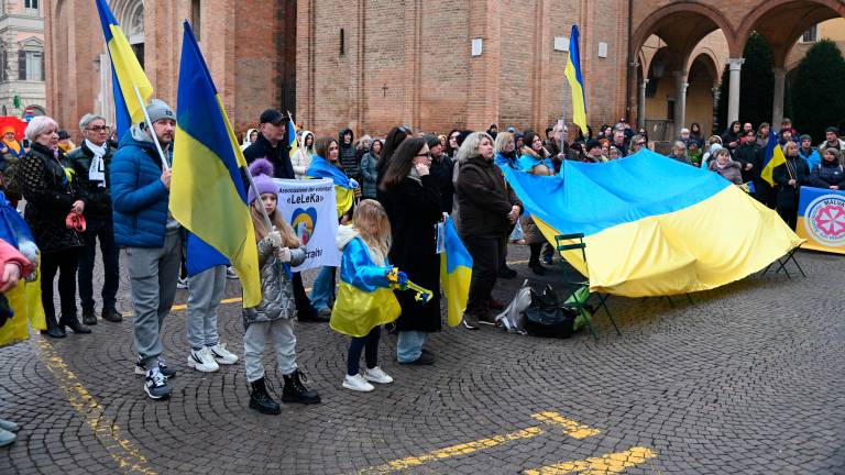 Forlì, ucraini in piazza Saffi per l’anniversario della guerra FOTOGALLERY