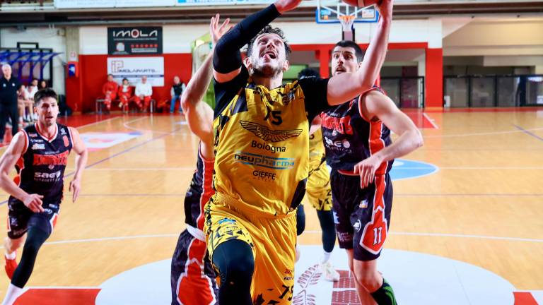 Federico Ricci in azione durante Virtus Imola-Legnano (foto Mauro Monti Mmph)