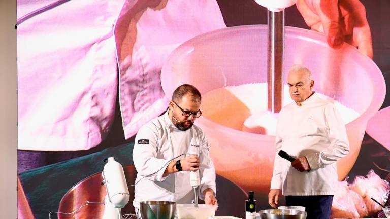 Imola, al Baccanale nasce il dolce “U s’ megna tot!” di Matteo Coralli e Gino Fabbri contro lo spreco alimentare