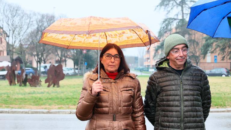 I figli dell’artista presenti ieri all’inaugurazione Marzia e Lorenzo Sartelli FOTO MMPH