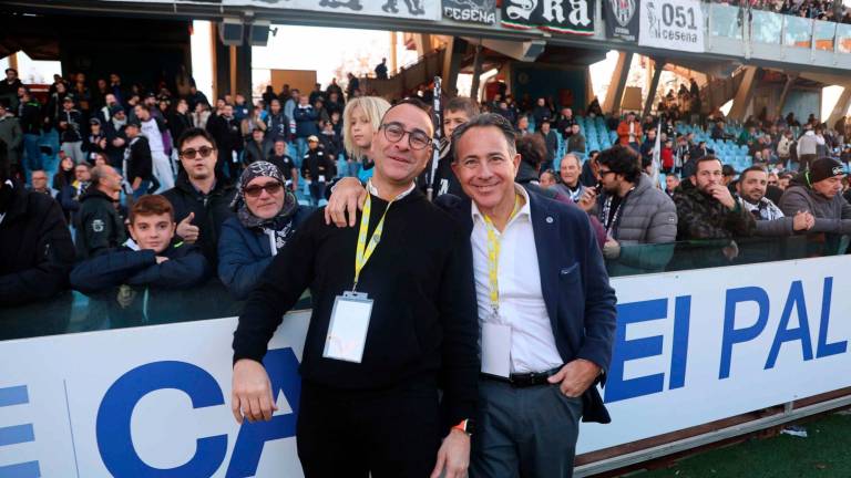 John e Michael Aiello davanti alla curva Mare (foto Gianmaria Zanotti)