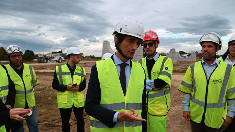 La visita del viceministro Galeazzo Bignami al cantiere della tangenziale (foto Fabio Blaco)