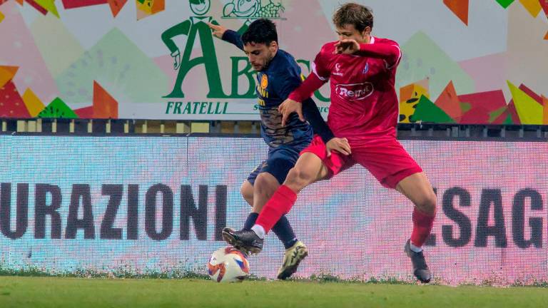 Michele Guida durante la gara con il Fossombrone in coppa Italia fiorentini