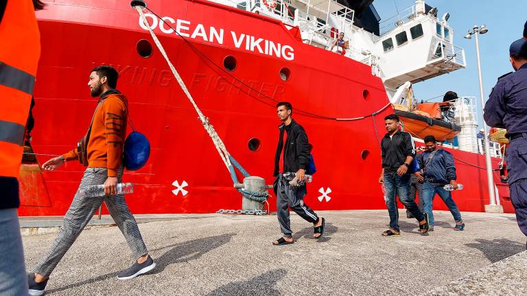 Ravenna, arrivata l’Ocean Viking al porto. A bordo 47 migranti