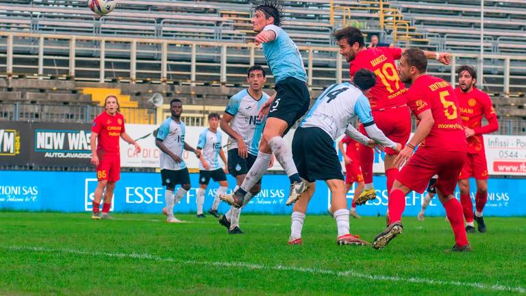 Il gol di Francesco Manuzzi del definitivo 2-1 (foto Fiorentini)