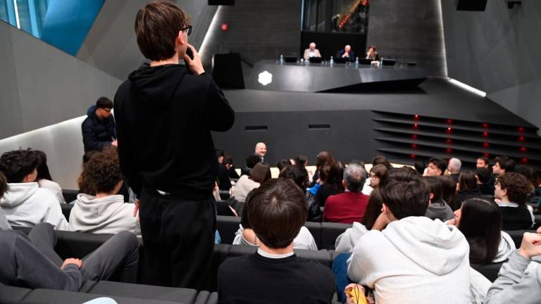 Cesena, lotta alla mafia: gli studenti del “Garibaldi-Da Vinci” e del “Monti” incontrano Pietro Grasso a Forlì - Gallery