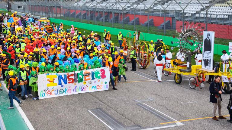 Carnevale a Imola, la sfilata dei fantaveicoli. VIDEO E GALLERY