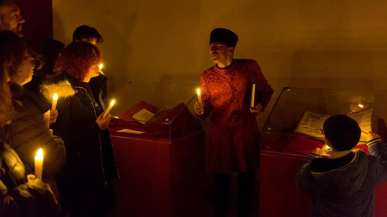 Cesena, tornano le visite a lume di candela alla Biblioteca Malatestiana