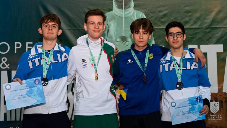 Spada Europei Under 17, l’ungherese Kiss spezza il sogno romagnolo: argento per Sonnessa del Cs Forlivese e bronzo per Delfino del Circolo Ravennate