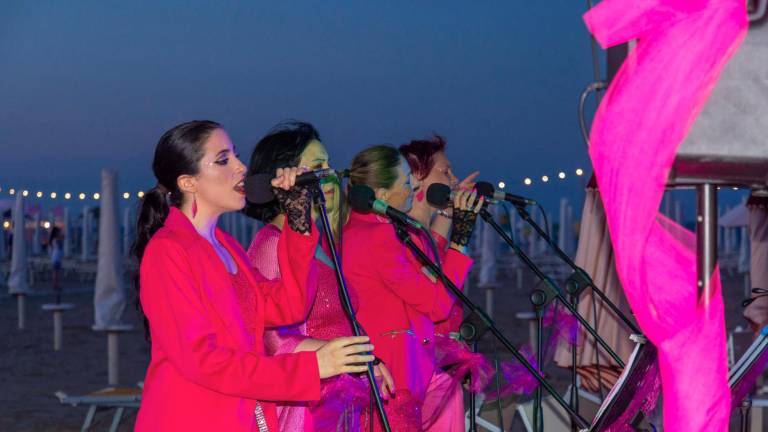 Notte Rosa, le immagini della festa da Rimini a Cesenatico FOTOGALLERY