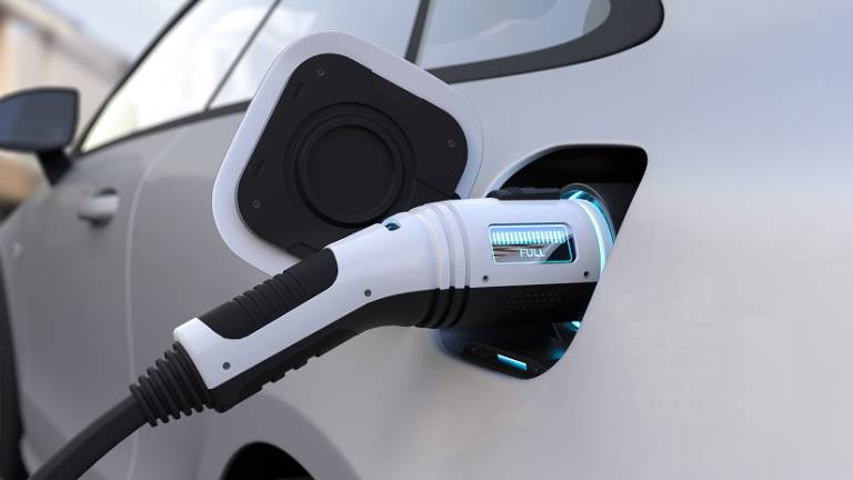 Auto elettriche, in un anno la ricarica è aumentata del 161%