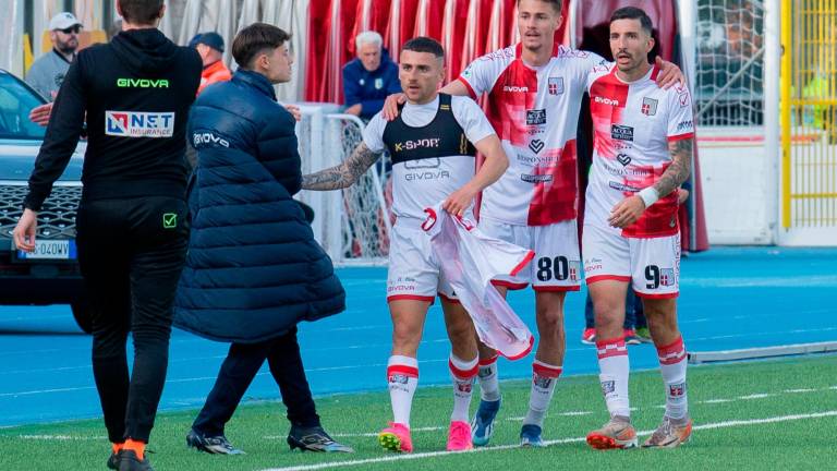 Davide Lamesta dopo il gol alla Virtus Entella, con Marco Garetto e Claudio Morra foto TOMMASO MOROSETTI