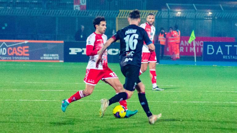 Il centrocampista biancorosso Christian Langella nel match d’andata foto tommaso morosetti