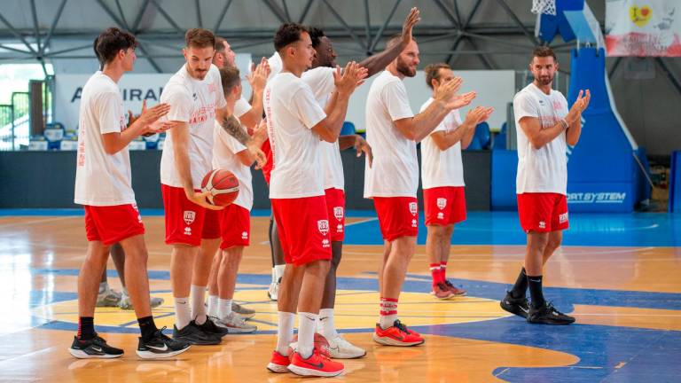 RivieraBanca subito in palla contro la rimaneggiata Andrea Costa (87-59)