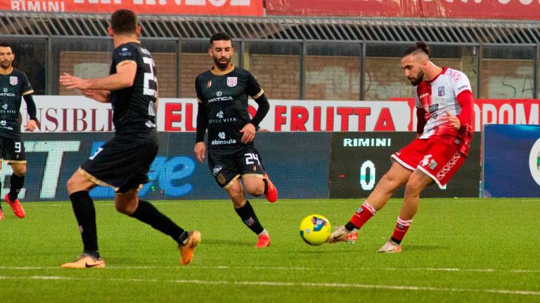 Leonardo Ubaldi va al tiro di destro (foto TOMMASO MOROSETTI)